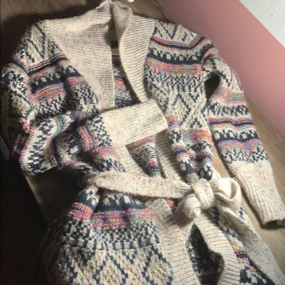 Pretty sweater for young girl